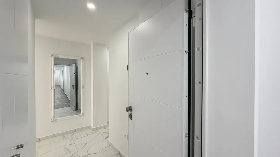 Apartamento de 2 dormitorios en Torrevieja, España No. 675
