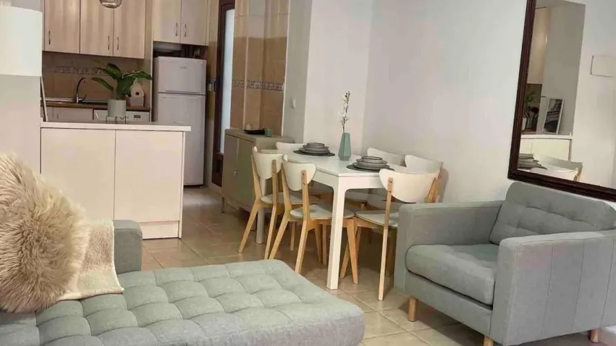 Apartamento de 2 dormitorios en Torrevieja, España No. 639 № 7