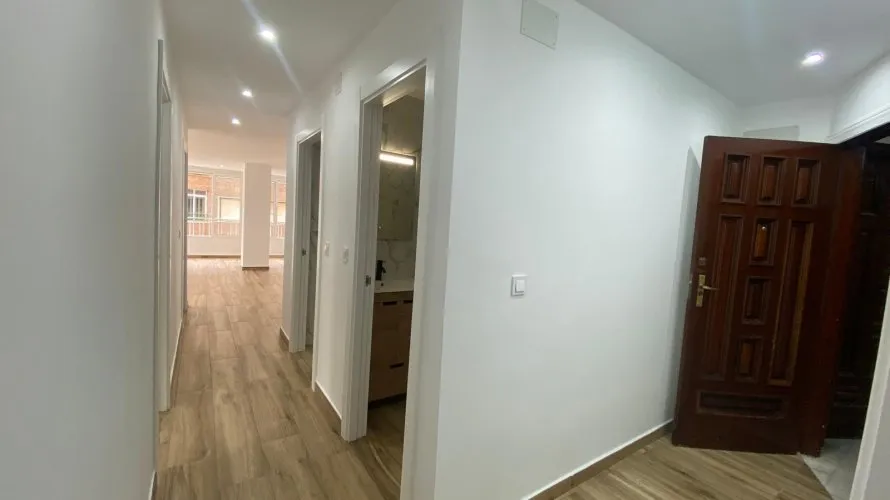 Apartamento de 3 dormitorios en Torrevieja, España No. 111 № 10