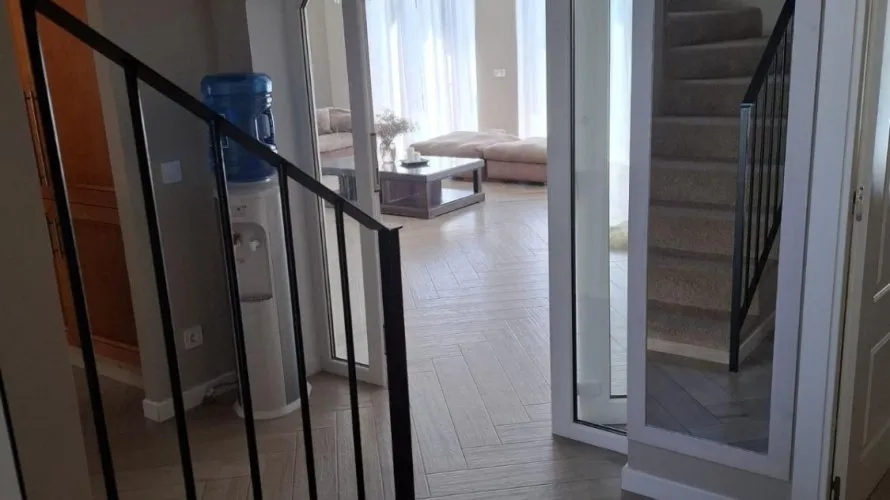 Villa de 4 dormitorios en Finestrat, España No. 211 № 1