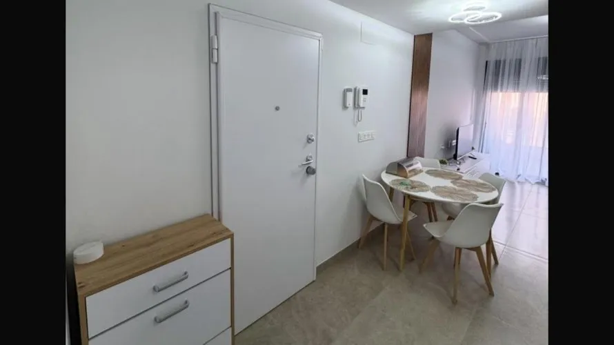 Apartamento de 1 dormitorio en Torrevieja, España No. 751 № 19