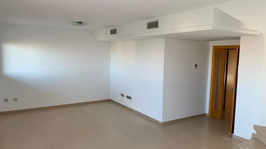 Ático de 4 dormitorios en Alicante, España No. 762 № 16