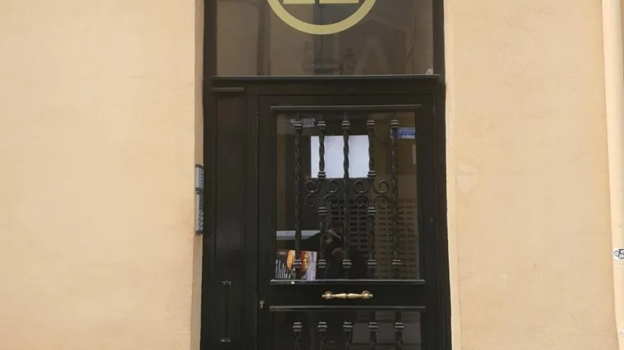 Propiedad comercial de 21 dormitorio en Alicante, España No. 575 № 25
