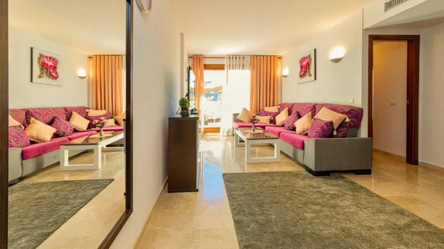 Apartamento de 2 dormitorios en Torrevieja, España No. 386 № 11
