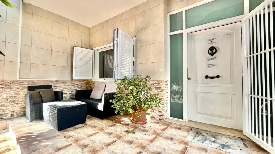 Villa de 4 dormitorios en Torrevieja, España No. 189 № 16