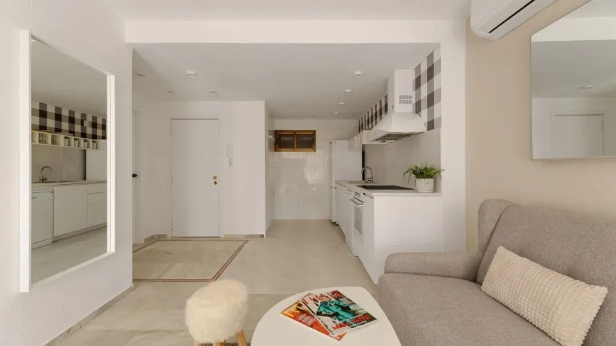 Apartamento de 1 dormitorio en Benidorm, España No. 460 № 3