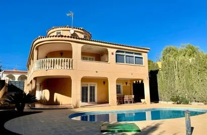 Villa de 4 dormitorios en Torrevieja, España No. 83