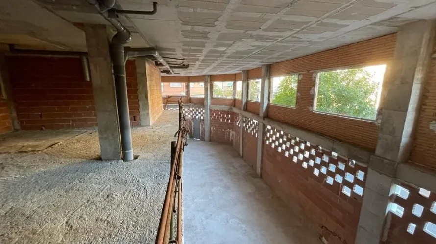 Propiedad comercial de 200m² en Alicante, España No. 367 № 2