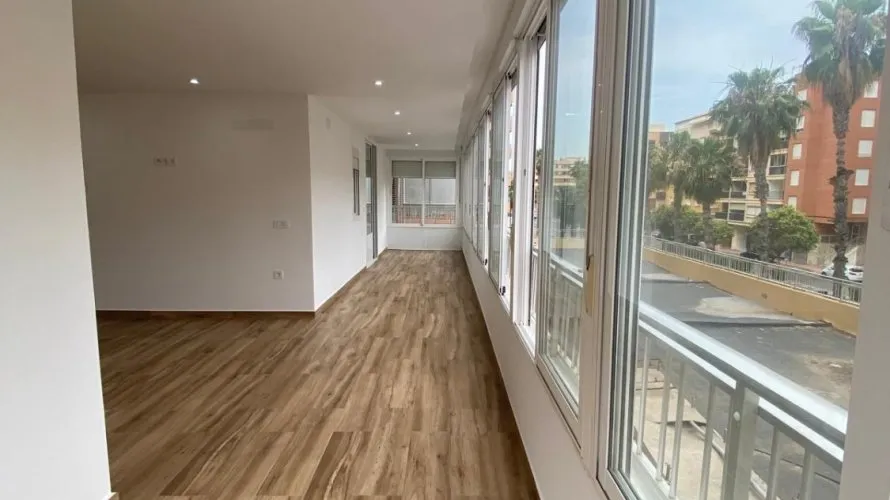 Apartamento de 3 dormitorios en Torrevieja, España No. 111 № 7