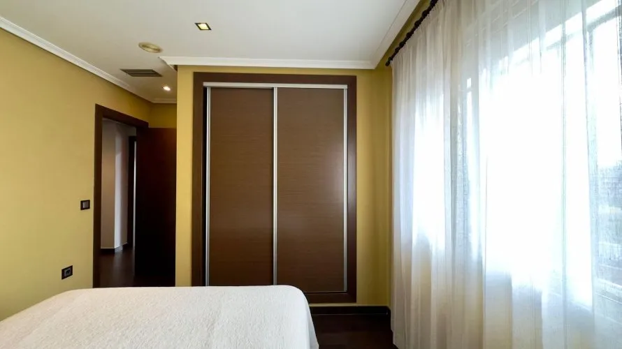 Propiedad comercial de 12 dormitorios en Torrevieja, España No. 739 № 7