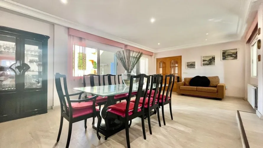 Villa de 4 dormitorios en Torrevieja, España No. 189 № 20