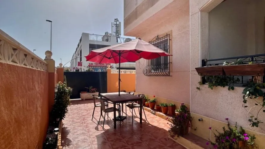 Bungalow de 2 dormitorios en Torrevieja, España No. 797 № 14