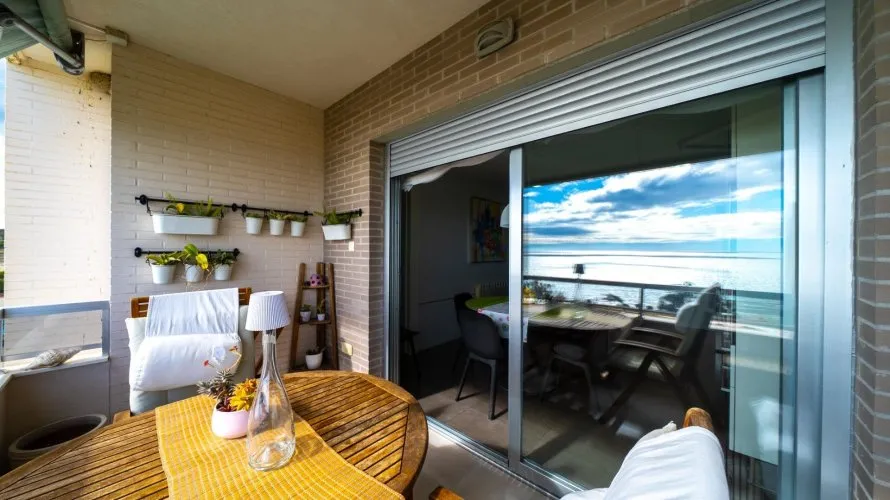 Apartamento de 4 dormitorios en Villajoyosa, España No. 705 № 1