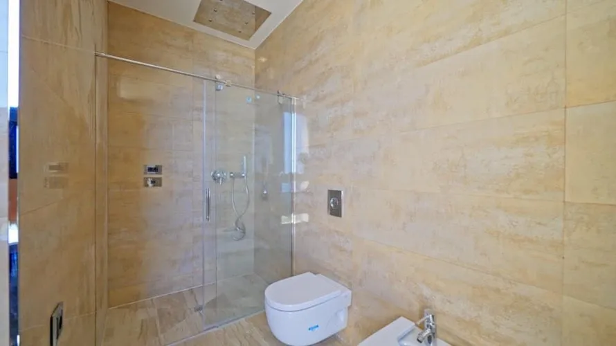 Apartamento de 4 dormitorios en Benidorm, España No. 345 № 15