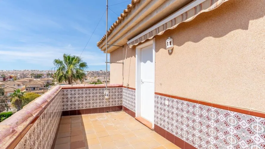 Villa de 3 dormitorios en Torrevieja, España No. 180 № 7