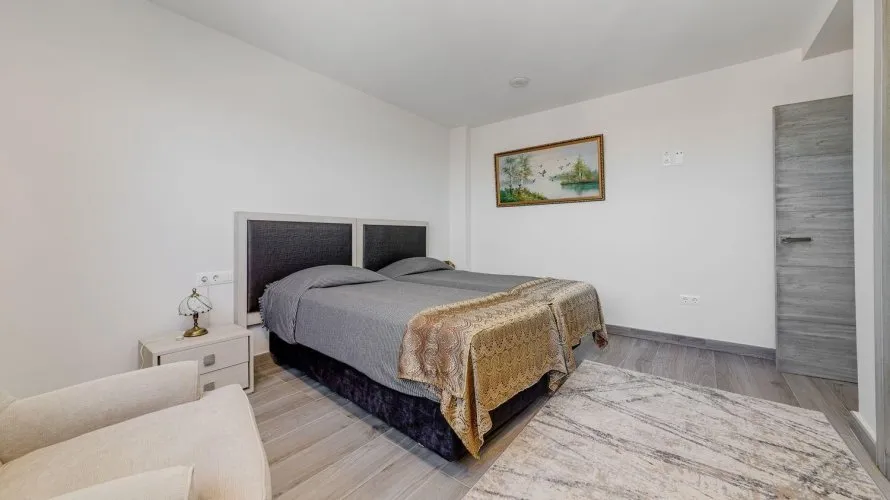 Villa de 461m² en Torrevieja, España No. 656 № 13