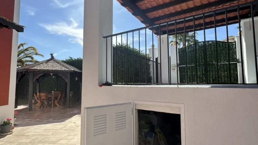 Villa de 4 dormitorios en Finestrat, España No. 211 № 5