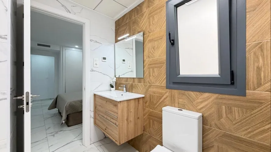 Apartamento de 2 dormitorios en Torrevieja, España No. 675 № 12