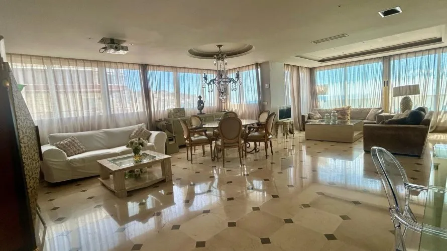 Apartamento de 3 dormitorios en Benidorm, España No. 490