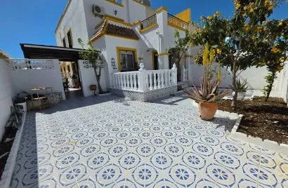 Сasa de 3 dormitorios en Torrevieja, España No. 749