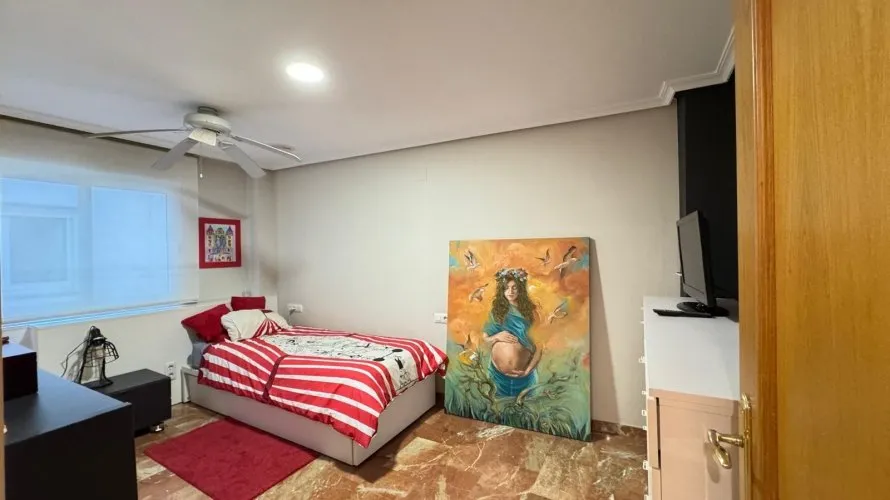 Apartamento de 4 dormitorios en Torrevieja, España No. 184 № 5