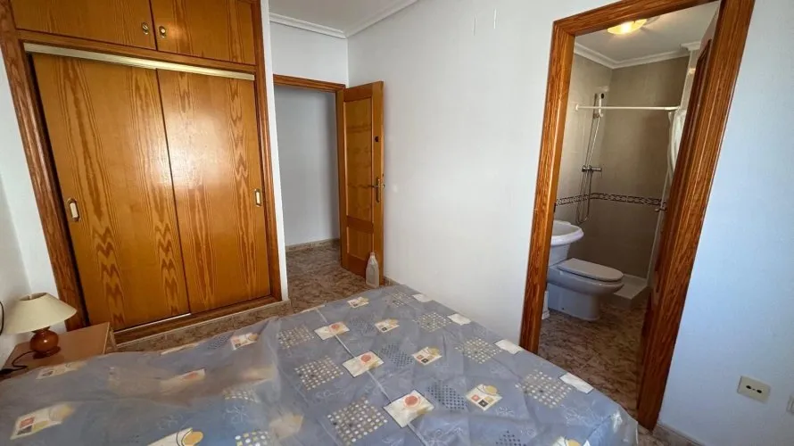 Apartamento de 1 dormitorio en Torrevieja, España No. 197