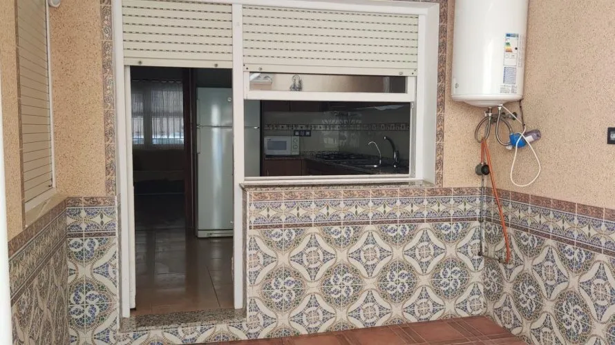 Сasa de 3 dormitorios en Torrevieja, España No. 528 № 8