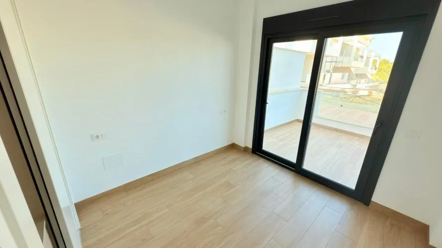 Apartamento de 2 dormitorios en Finestrat, España No. 105 № 10