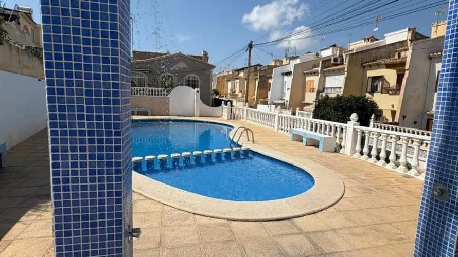 Сasa de 3 dormitorios en Torrevieja, España No. 561 № 19