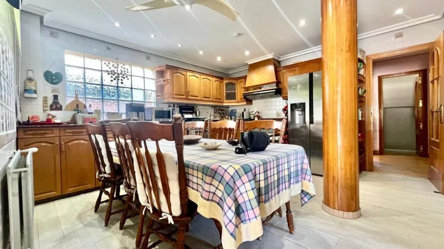 Villa de 4 dormitorios en Torrevieja, España No. 189 № 23