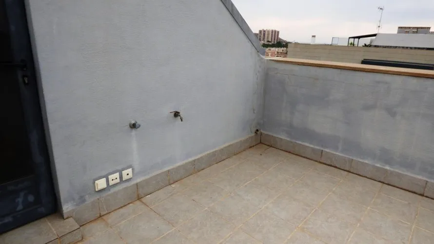 Ático de 4 dormitorios en Alicante, España No. 106 № 5