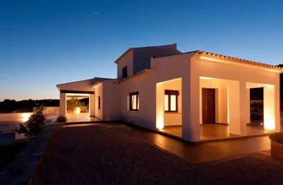 Villa de 4 dormitorios en Moraira, España No. 534