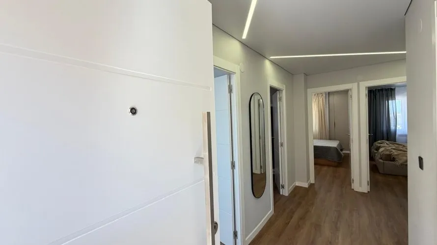 Apartamento de 3 dormitorios en Torrevieja, España No. 733 № 1