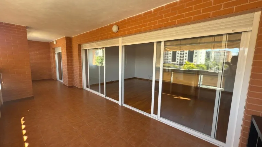 Apartamento de 3 dormitorios en Alicante, España No. 104 № 5