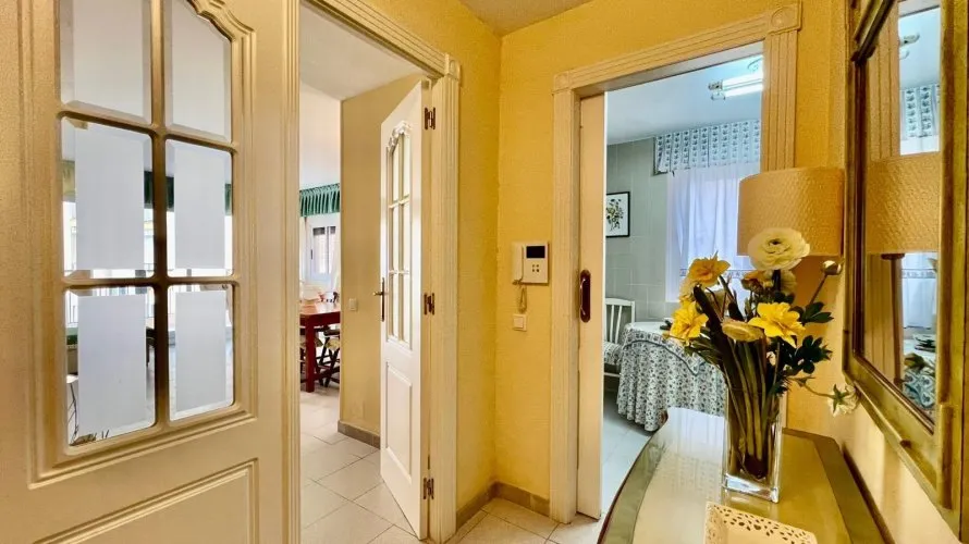 Apartamento de 3 dormitorios en Torrevieja, España No. 670 № 4