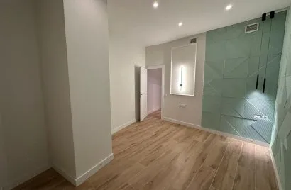 Apartamento de 4 dormitorios en Alicante, España No. 405