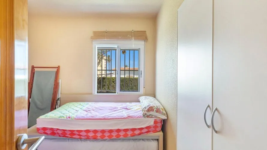 Villa de 4 dormitorios en Torrevieja, España No. 590 № 6