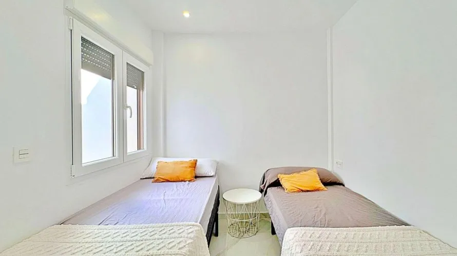 Bungalow de 3 dormitorios en Torrevieja, España No. 591 № 4