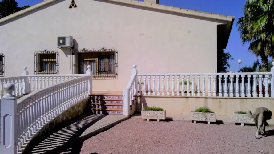 Propiedad comercial de 3 dormitorios en Elche, España No. 227 № 27