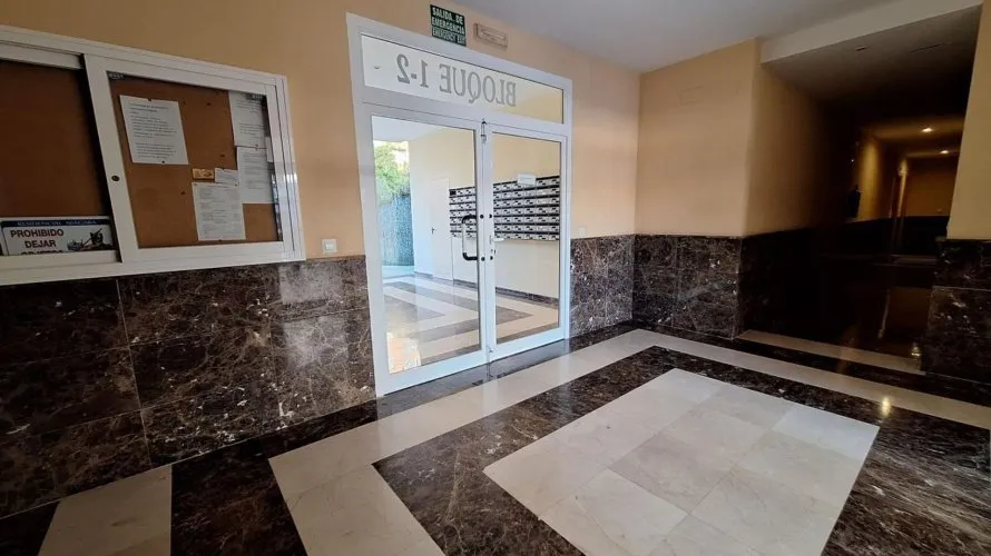 Apartamento de 2 dormitorios en Villajoyosa, España No. 677 № 20