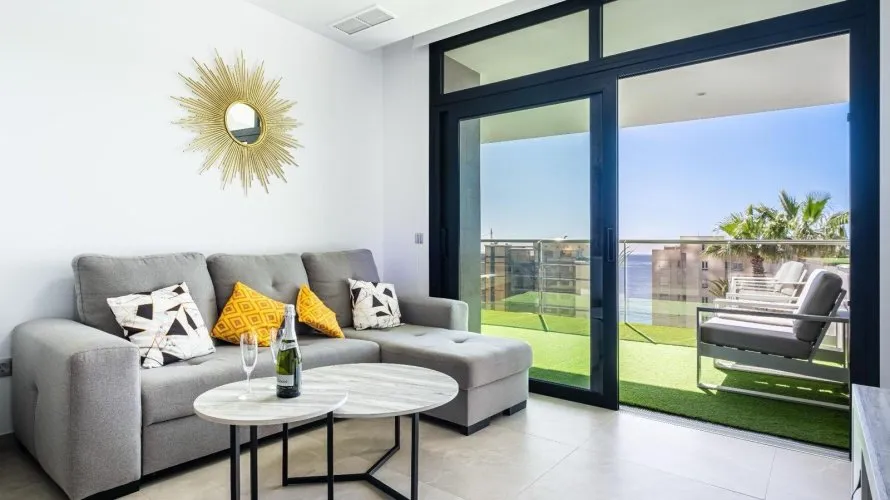 Apartamento de 2 dormitorios en Benidorm, España No. 196 № 16