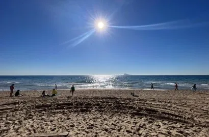 Propiedad comercial de 347m² en Benidorm, España No. 373
