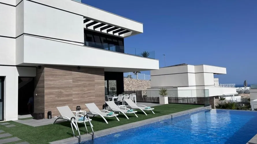 Villa de 3 dormitorios en Finestrat, España No. 759 № 27