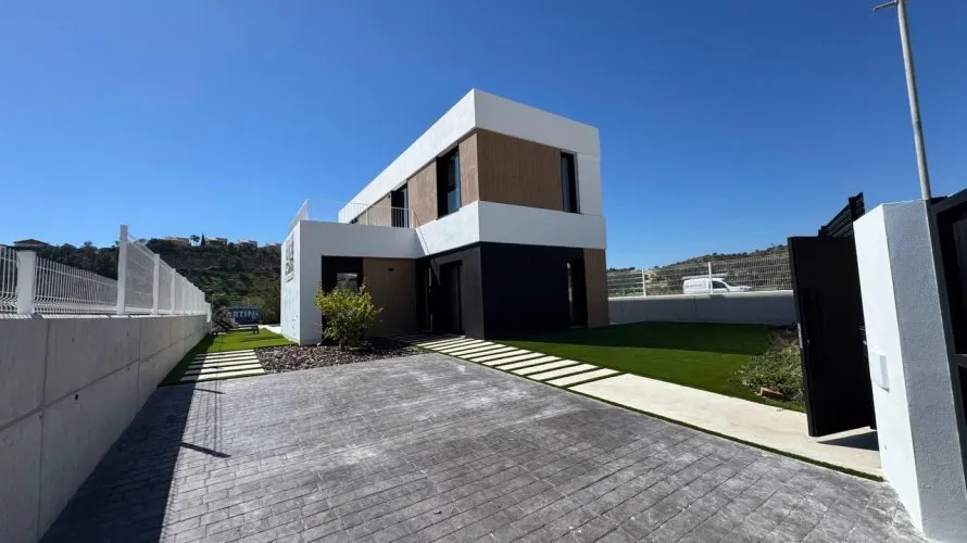 Villa de 3 dormitorios en Finestrat, España No. 703 № 4