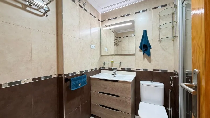 Apartamento de 3 dormitorios en Torrevieja, España No. 672 № 2