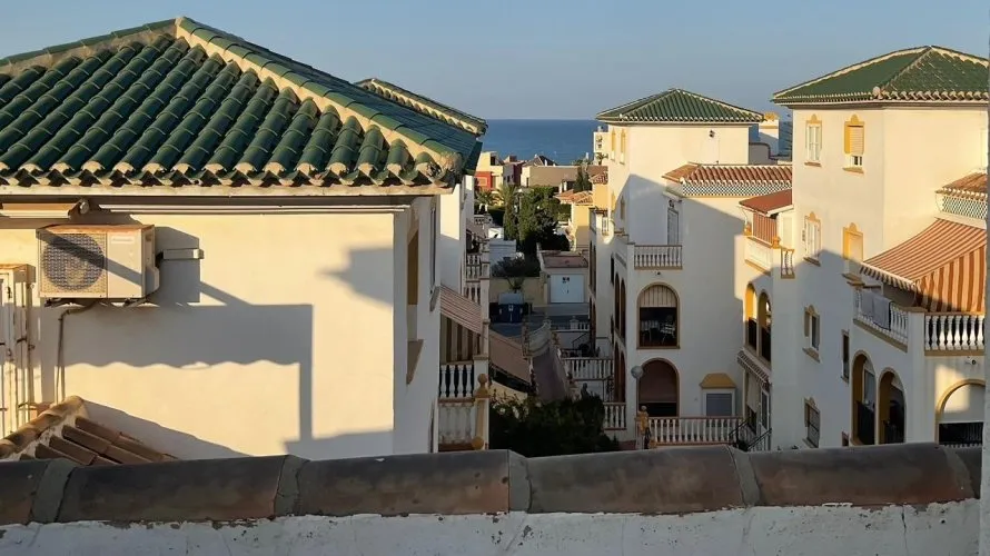 Apartamento de 3 dormitorios en Torrevieja, España No. 564 № 6