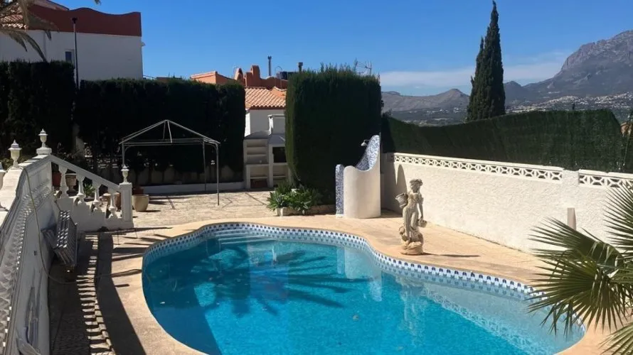 Villa de 4 dormitorios en Albir, España No. 417 № 27