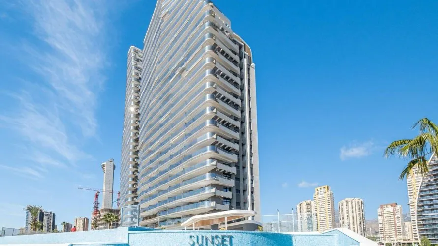 Apartamento de 2 dormitorios en Benidorm, España No. 196 № 18