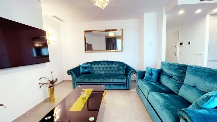 Apartamento de 3 dormitorios en Villajoyosa, España No. 525 № 2