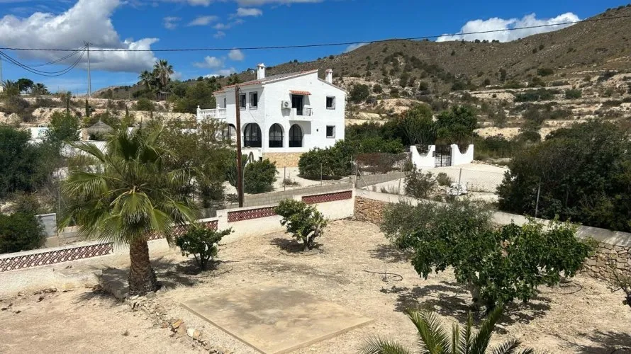 Сasa de 4 dormitorios en Villajoyosa, España No. 573 № 7